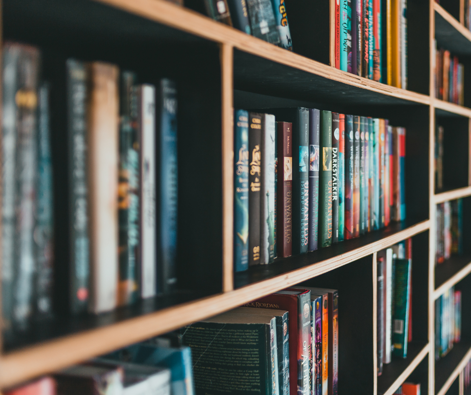 Regał z książkami